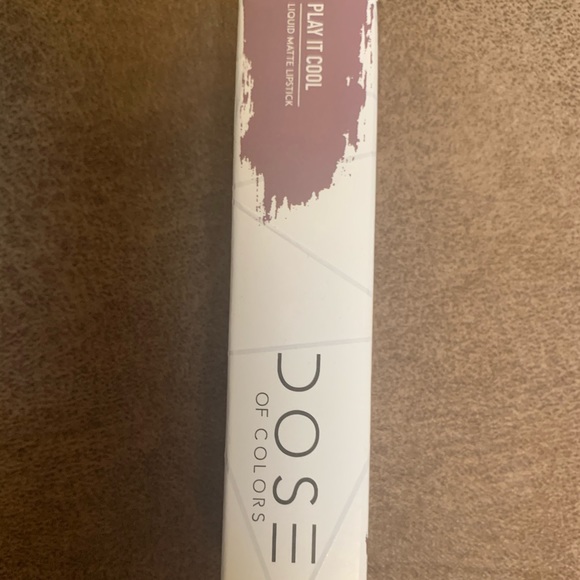 Dose liquid lipstick in Play it Cool - Picture 2 of 4